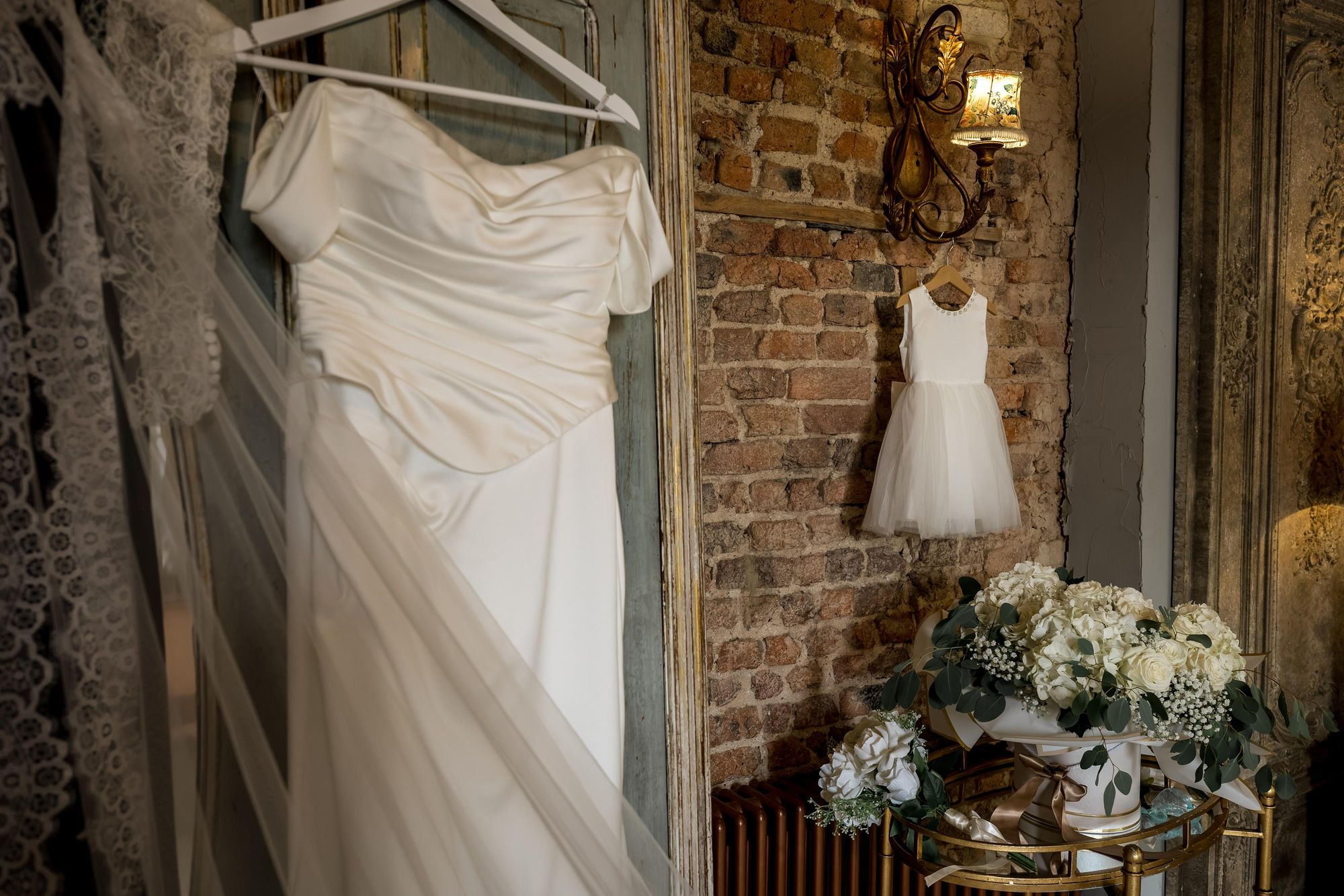 Joshua & Victoria, Le Petit Chateau