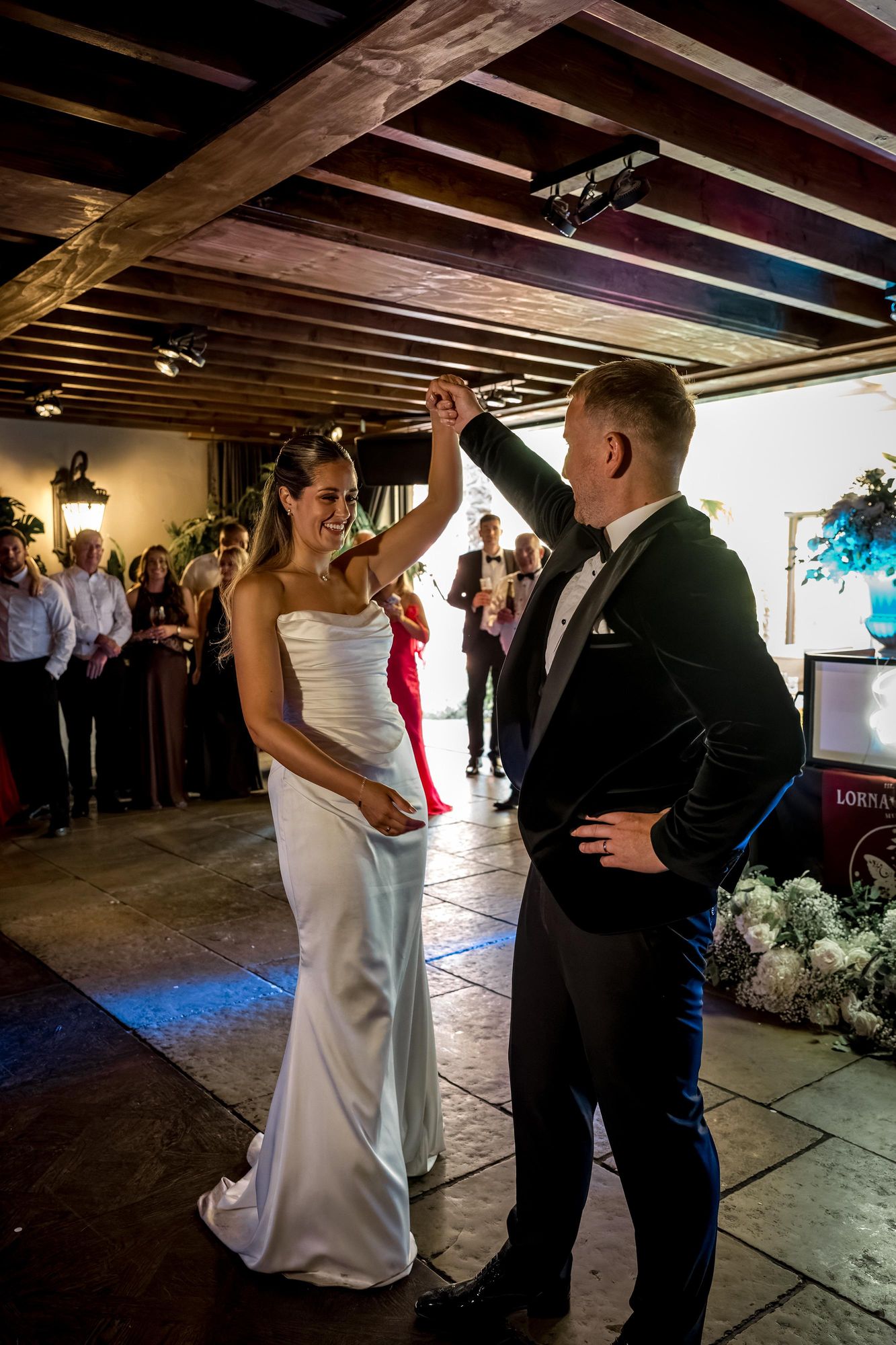 Joshua & Victoria, Le Petit Chateau